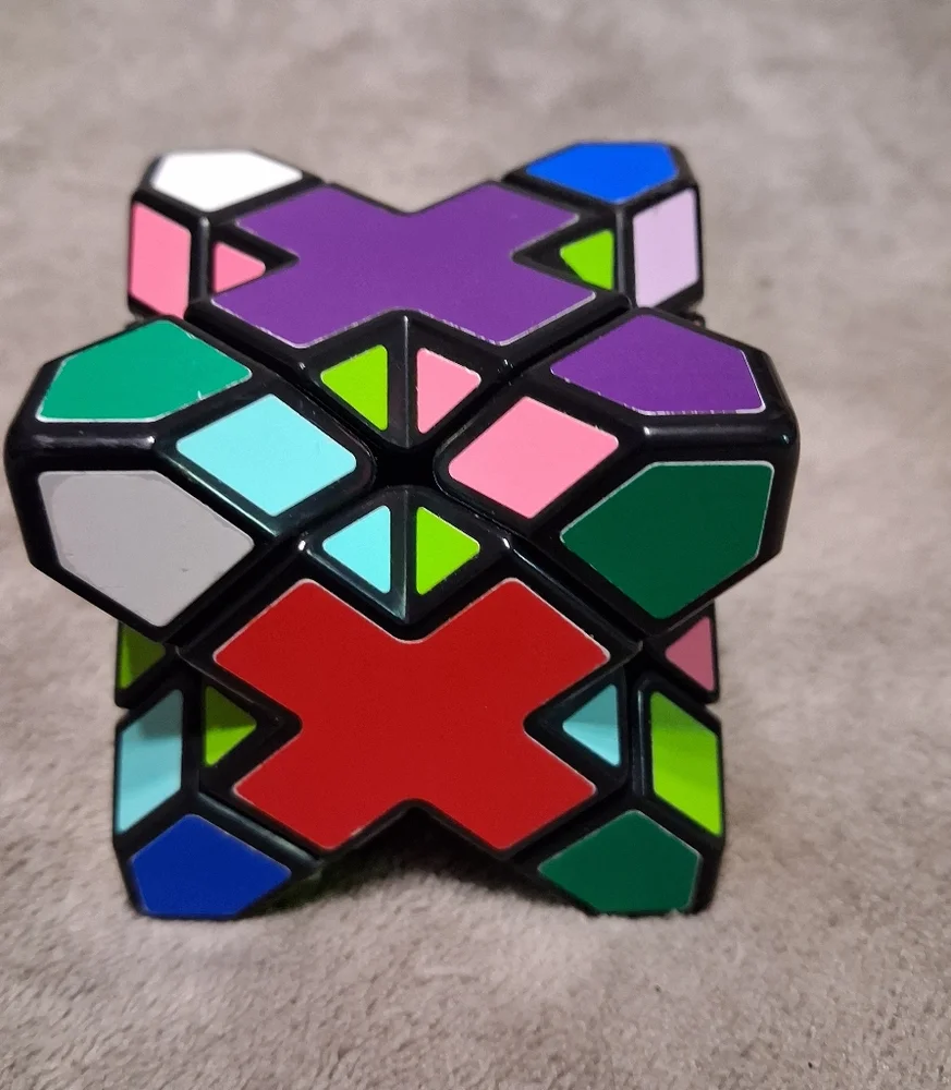 Meffert's Skewb Xtreme - The Original 10-Sided Diamond Brainteaser Puzzle